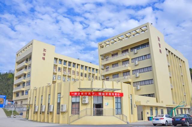 郴州技师学院学费要多少钱？