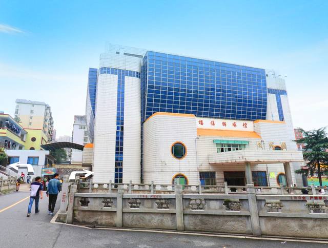 郴州工业交通学校学费多少钱？