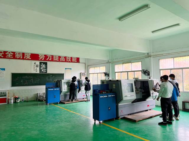 邵东县职业中专学校有哪些减免政策？以及奖励政策？