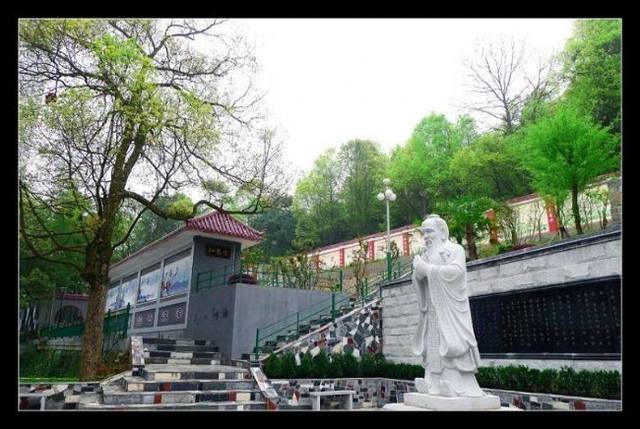 邵阳市高级技工学校学费多少钱？