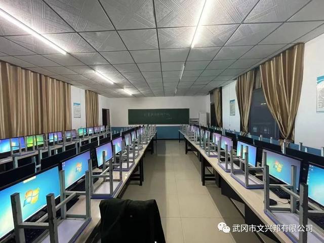 武冈市兴邦中等职业技术学校学费多少钱？