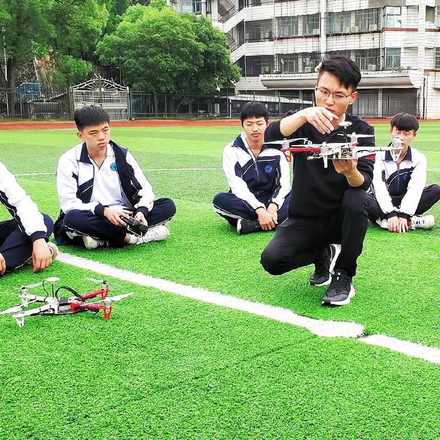 岳阳市中岳经贸职业技术学校有哪些热门专业？