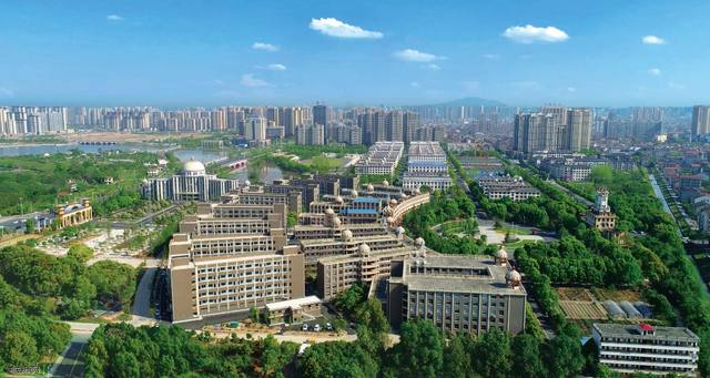 湖南应用技术学院是一所公办学校？