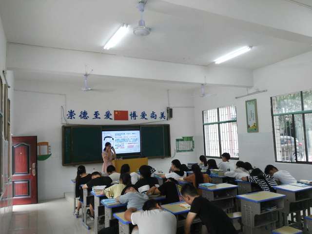 邵阳市女子职业学校学费多少钱？