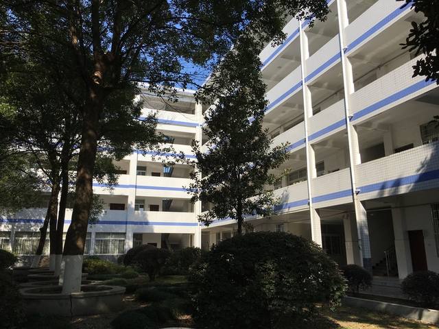 临湘市职业中专办学特色有哪些？