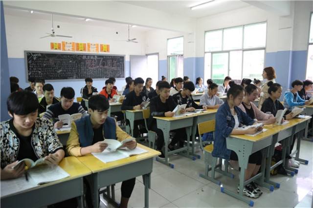 湘西土家族苗族自治州民族文化艺术职业学校还有其它费用？