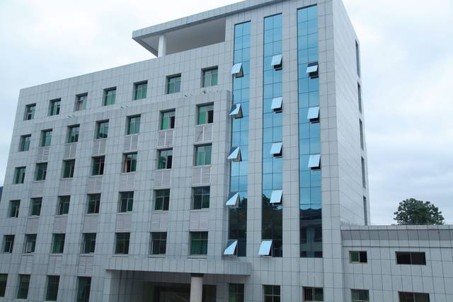 湖南省汨罗市职业中专学校除了学费，还有哪些费用？