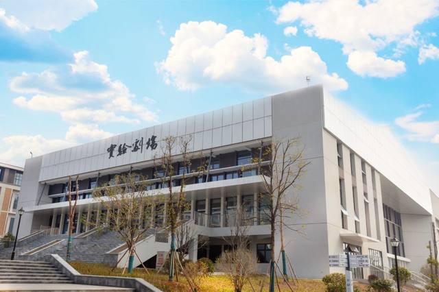长沙幼儿师范学校学费多少钱一年？