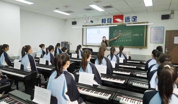 长沙涉外旅游职业中专除了学费，还有其它费用？