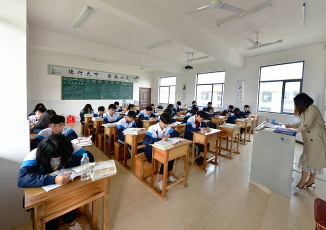 桃源创才科技学校除了学费，还有其它费用？