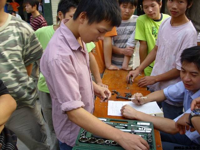 邵阳交通学校除了学费，还有其它费用？