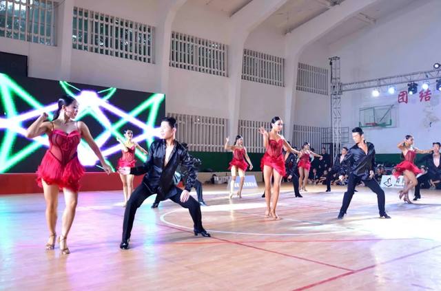 湖南省体育运动学校学费多少钱？