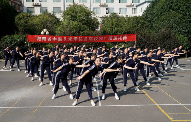 湖南省中南艺术学校有适合男生的专业？