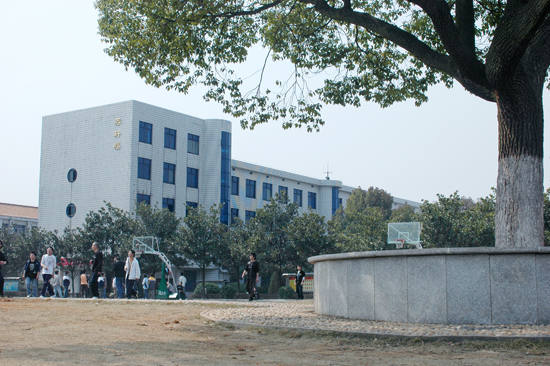长沙市望城区职业中等专业学校有哪些减免政策？