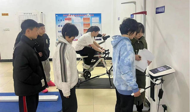 长沙市贺龙体育运动学校办学特色有哪些？