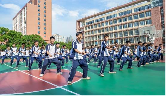 湖南建设中等职业学校有除了学费，还有其它费用？