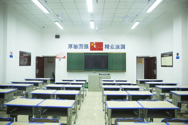 长沙华中医卫科技中等职业学校学费要多少钱？
