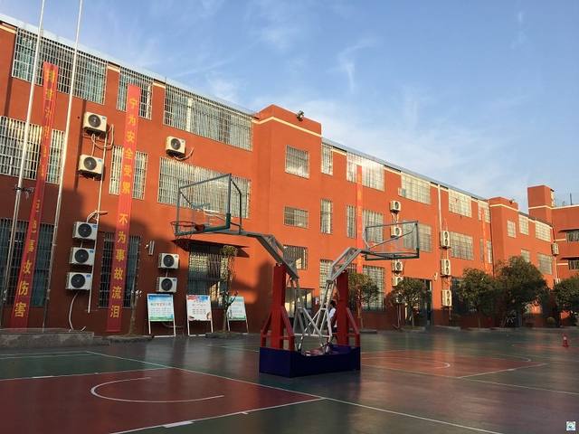 长沙市英蓝中等职业技术学校有哪些减免政策？