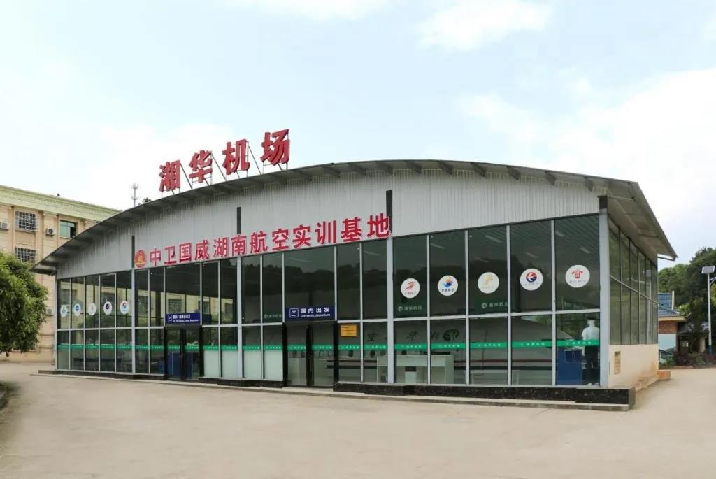 长沙市湘华中等职业学校有适合女生的专业？