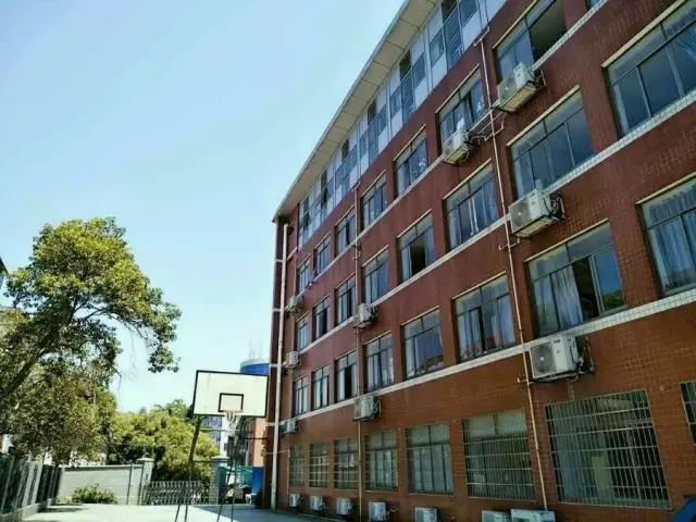 湖南长沙艺术学校学费多少钱？